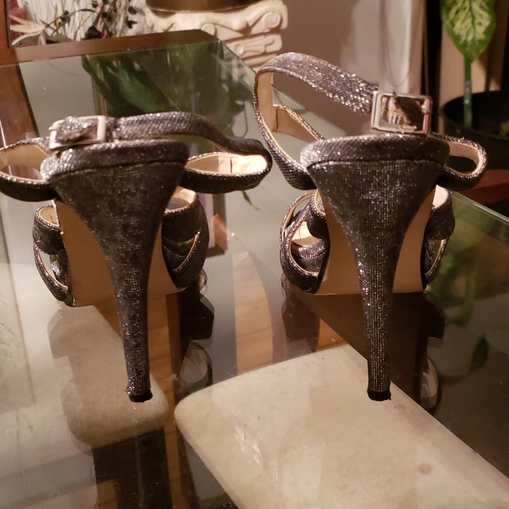 Shoes - Picture 4 of 5